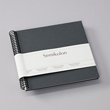 Фотоальбоми на спіраліФотоальбом на спіралі Semikolon, Piccolino, кремові сторінки, lava stone придбати в Dreamarium