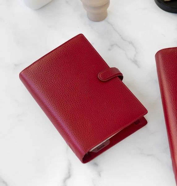 ОрганайзериОрганайзер Filofax Finsbury Personal, Scarlet придбати в Dreamarium